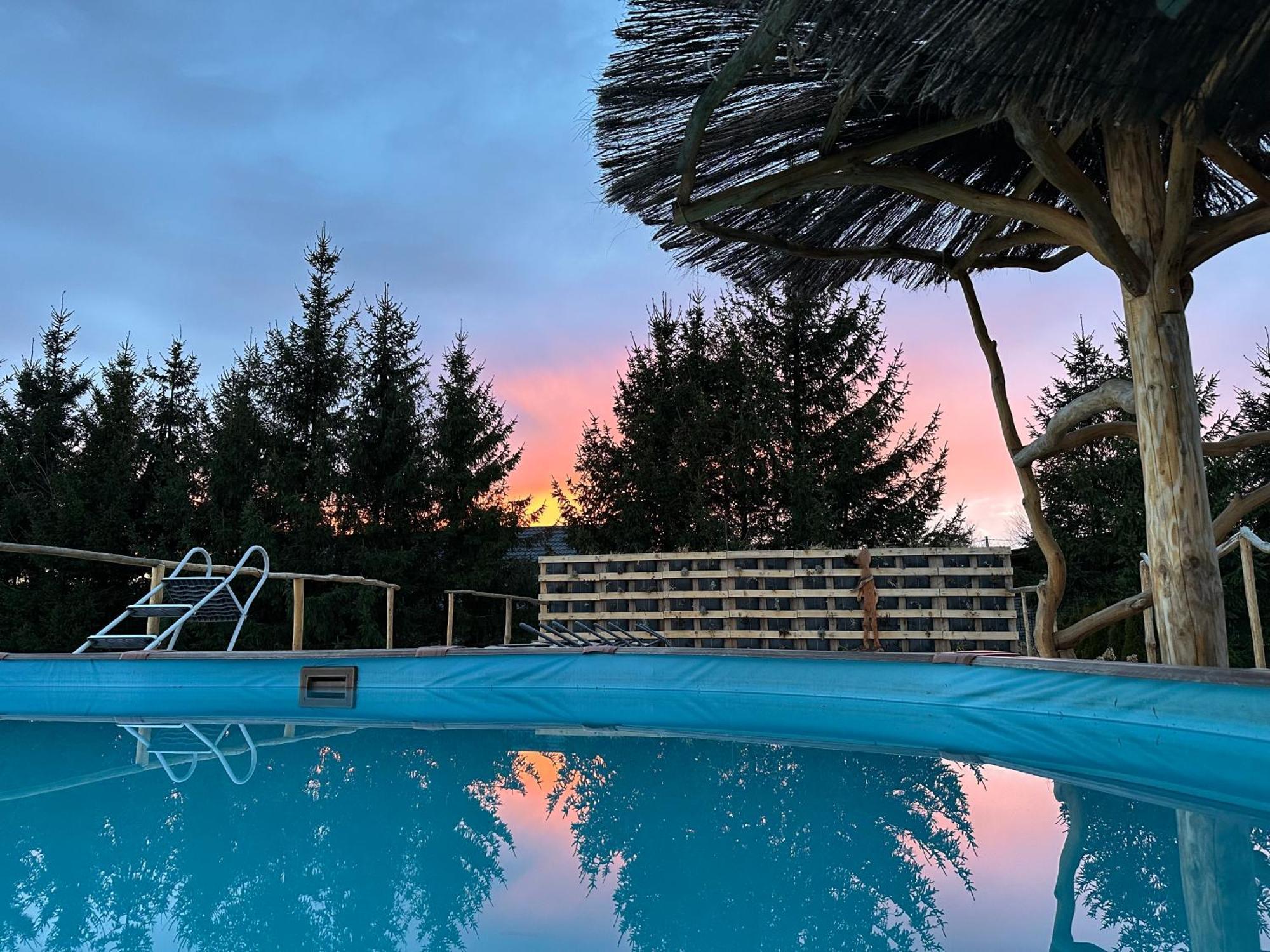 Bonaluti Mirsk Exterior foto